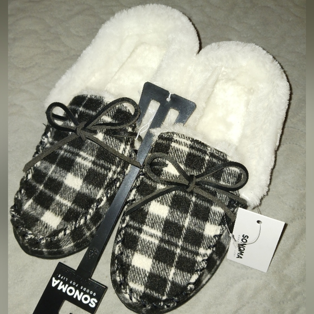 NWT! Sonoma Slippers Sz Medium 7-8
